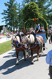 Leonhardi Fahrt Siegertsbrunn (©Foto: Martin Schmitz)